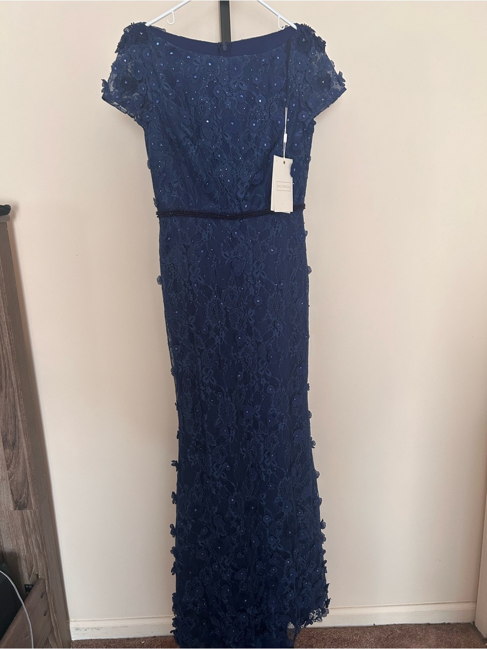 Mac Duggal Navy Embellished Floral Lace Cap-Sleeve Gown - Picture 6 of 13